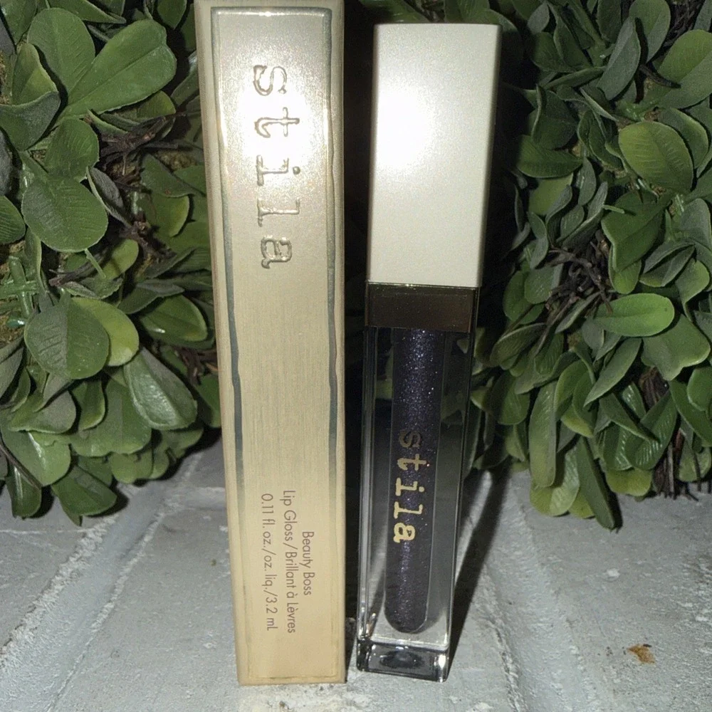 stila - Beauty Boss Lip Gloss - In the Black - 0.11 fl oz/ 3.2 mL NIB‎